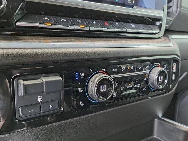 Used 2023 Chevrolet Silverado 1500 LTZ AWD/4WD image 17