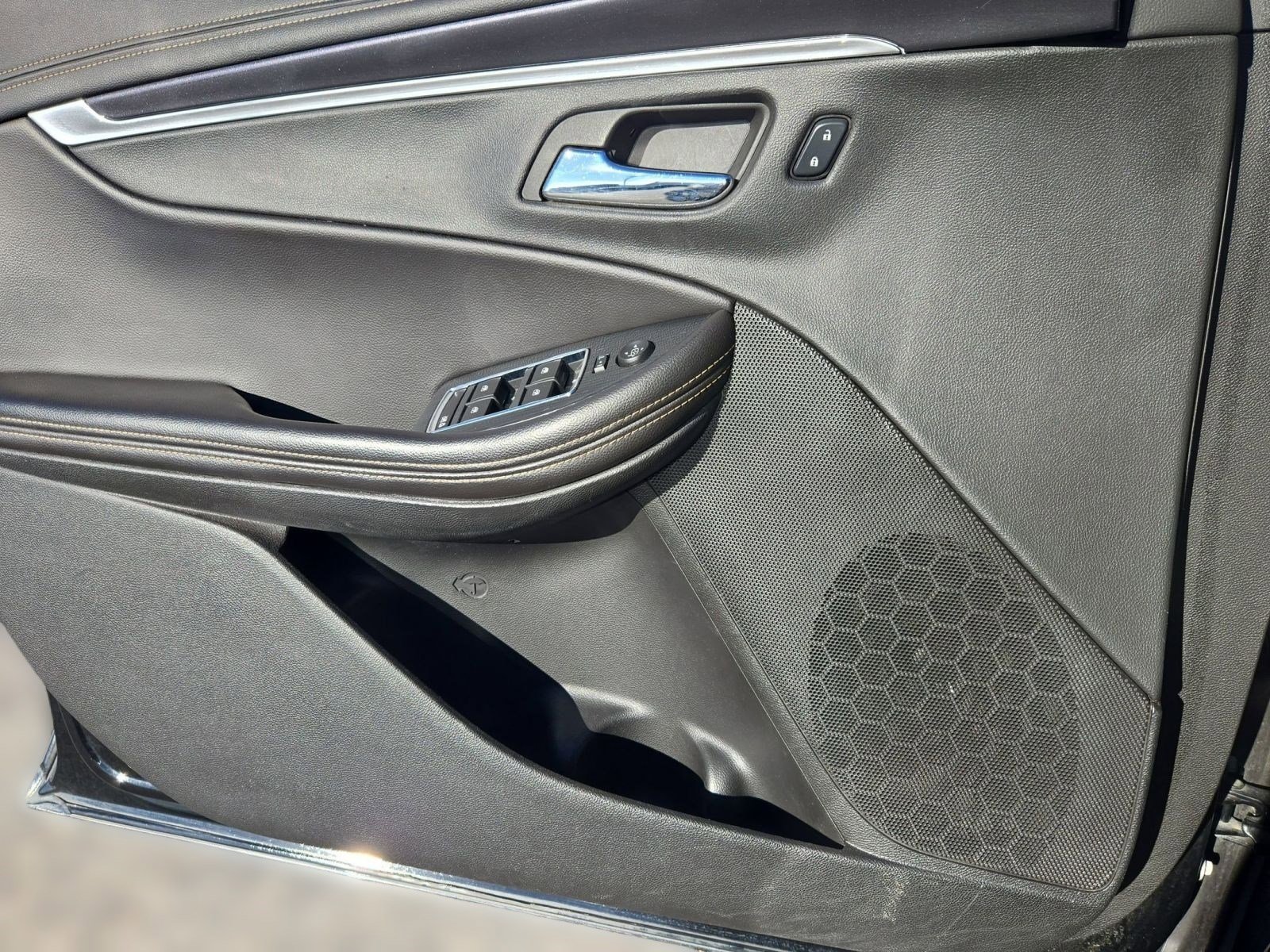 Used 2016 Chevrolet Impala LT image 20