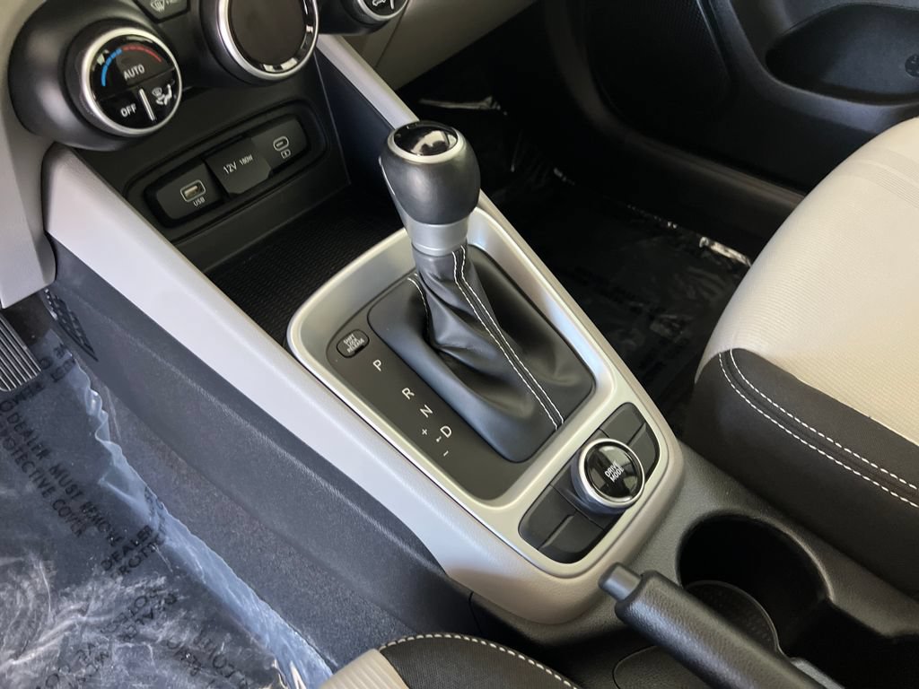 Used 2023 Hyundai Venue SEL FWD image 26