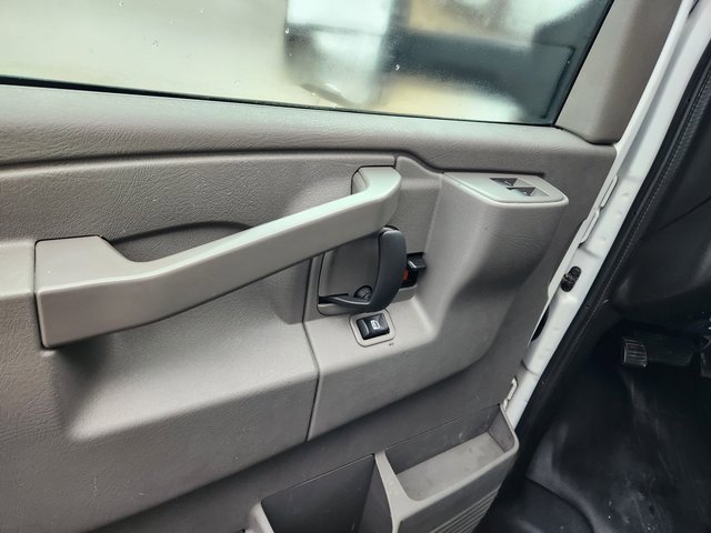 Used 2021 Chevrolet Express 3500 w/ Power Convenience Package image 10