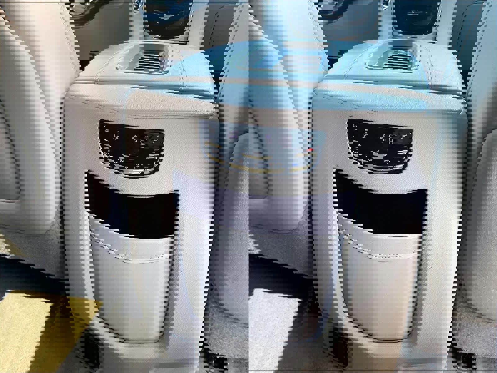 Used 2019 Cadillac Escalade Luxury AWD/4WD image 34