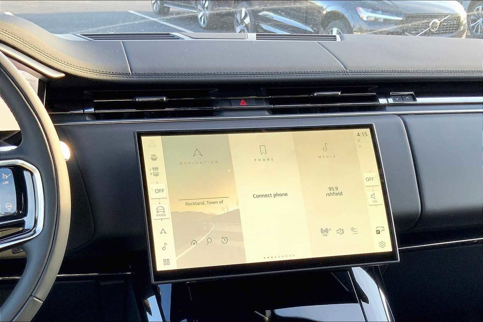 New 2025 Land Rover Range Rover Sport Dynamic SE image 8