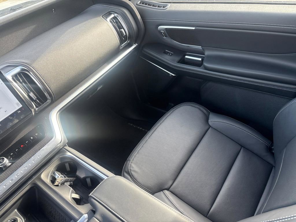 New 2025 Ford Expedition Max Platinum w/ Stealth Performance Package image 16