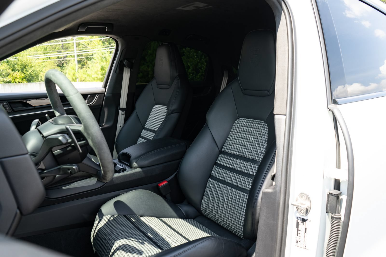 Used 2024 Porsche Cayenne S AWD/4WD image 28