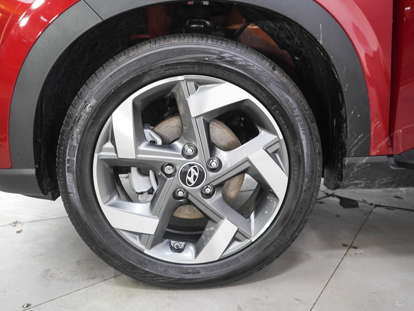 Certified 2024 Hyundai Venue SEL FWD image 27