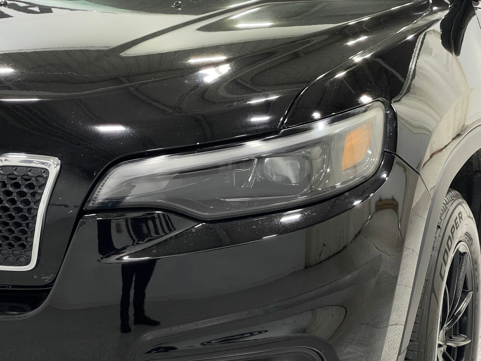 Used 2019 Jeep Cherokee Latitude Plus w/ Comfort/Convenience Group AWD/4WD image 31