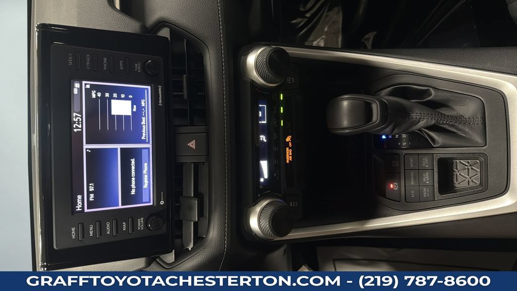 Used 2022 Toyota RAV4 LE AWD/4WD image 19