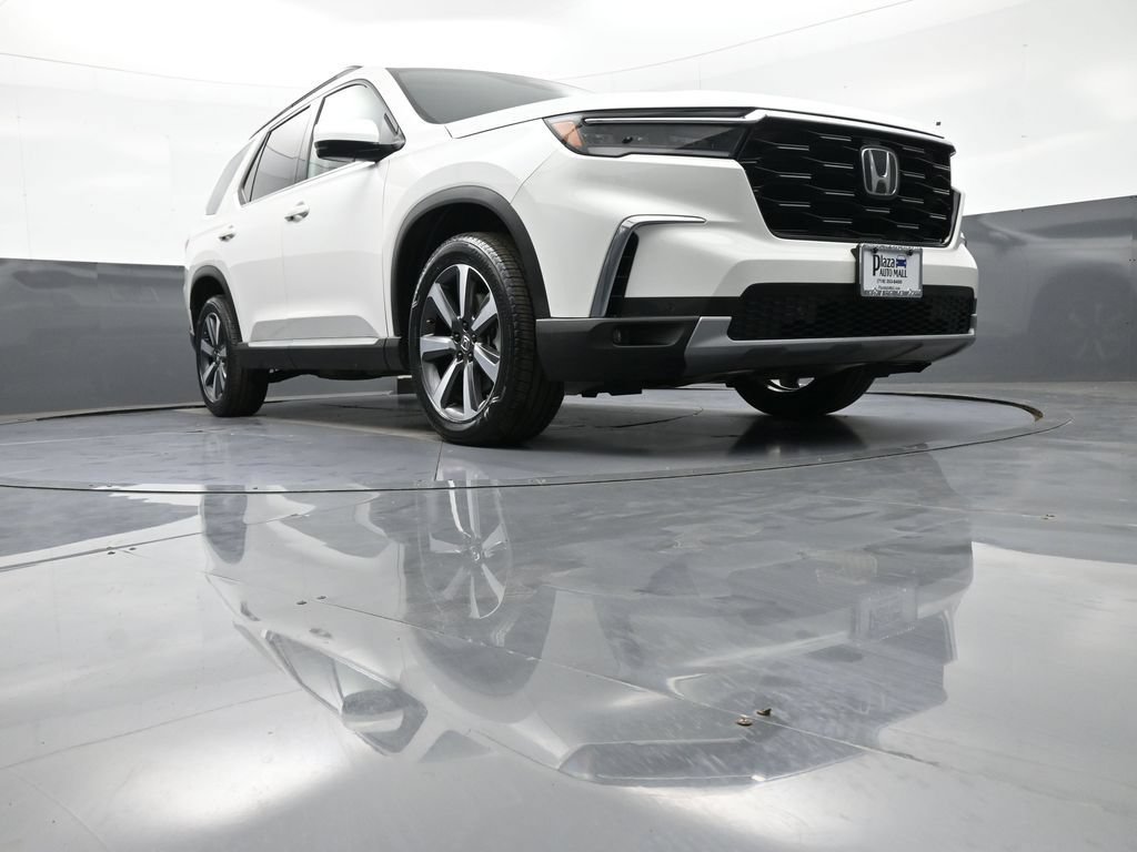 Certified 2024 Honda Pilot Touring image 30
