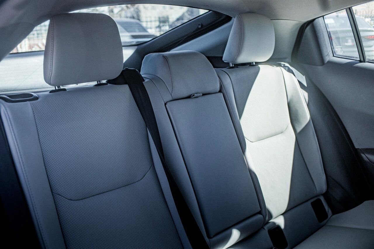 Used 2024 Toyota Prius XLE image 39