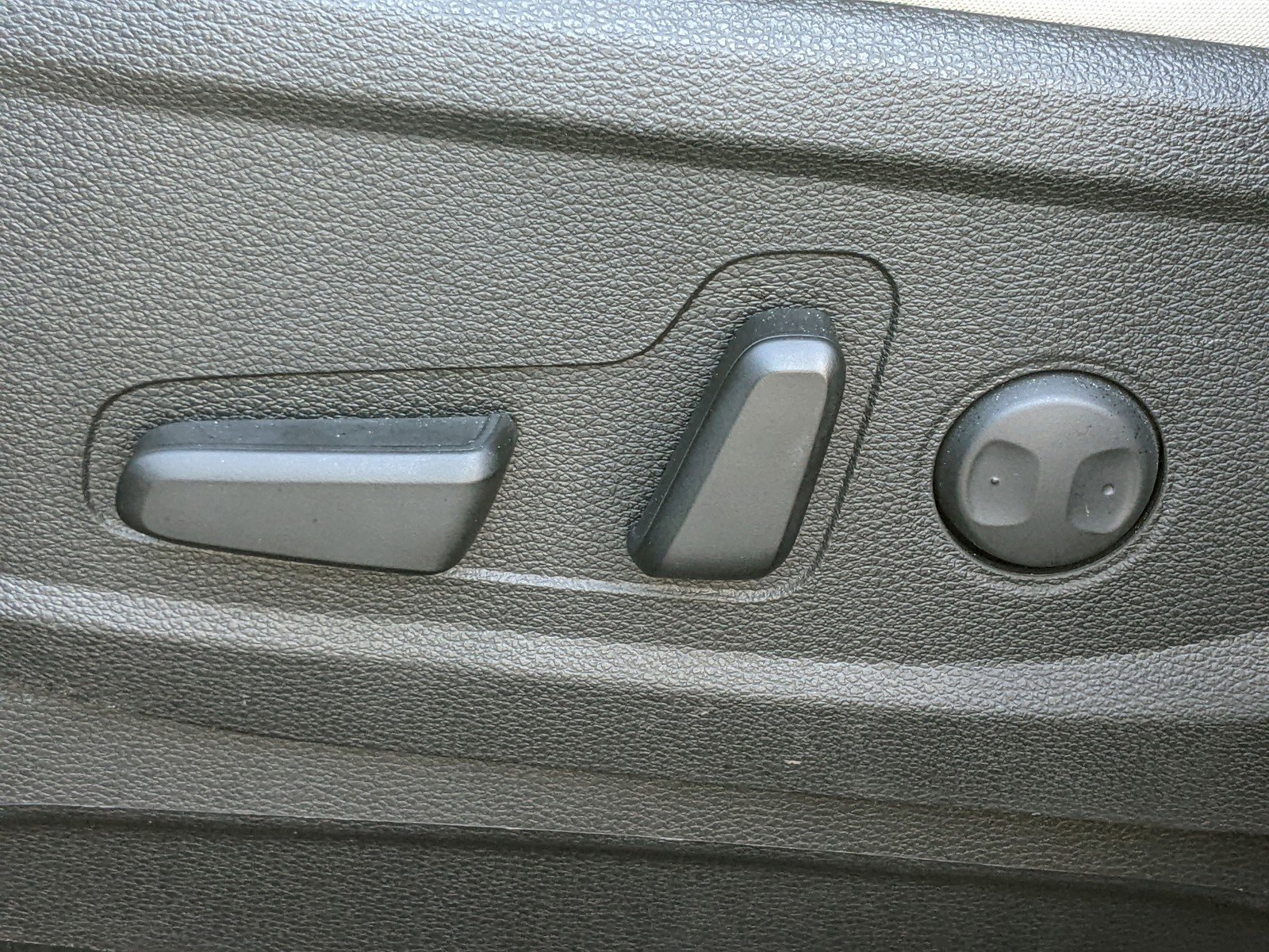 Certified 2022 Kia Telluride EX w/ EX Premium Package image 18