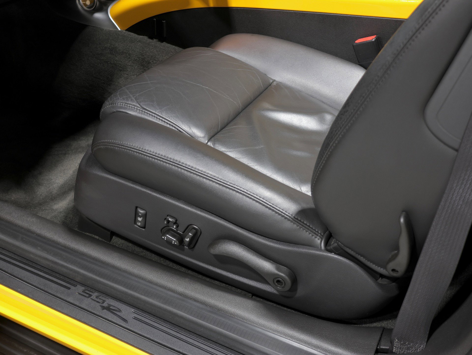 Used 2005 Chevrolet SSR 6 Speed Manual - Only 12K Mile w/ Preferred Equipment Group image 79