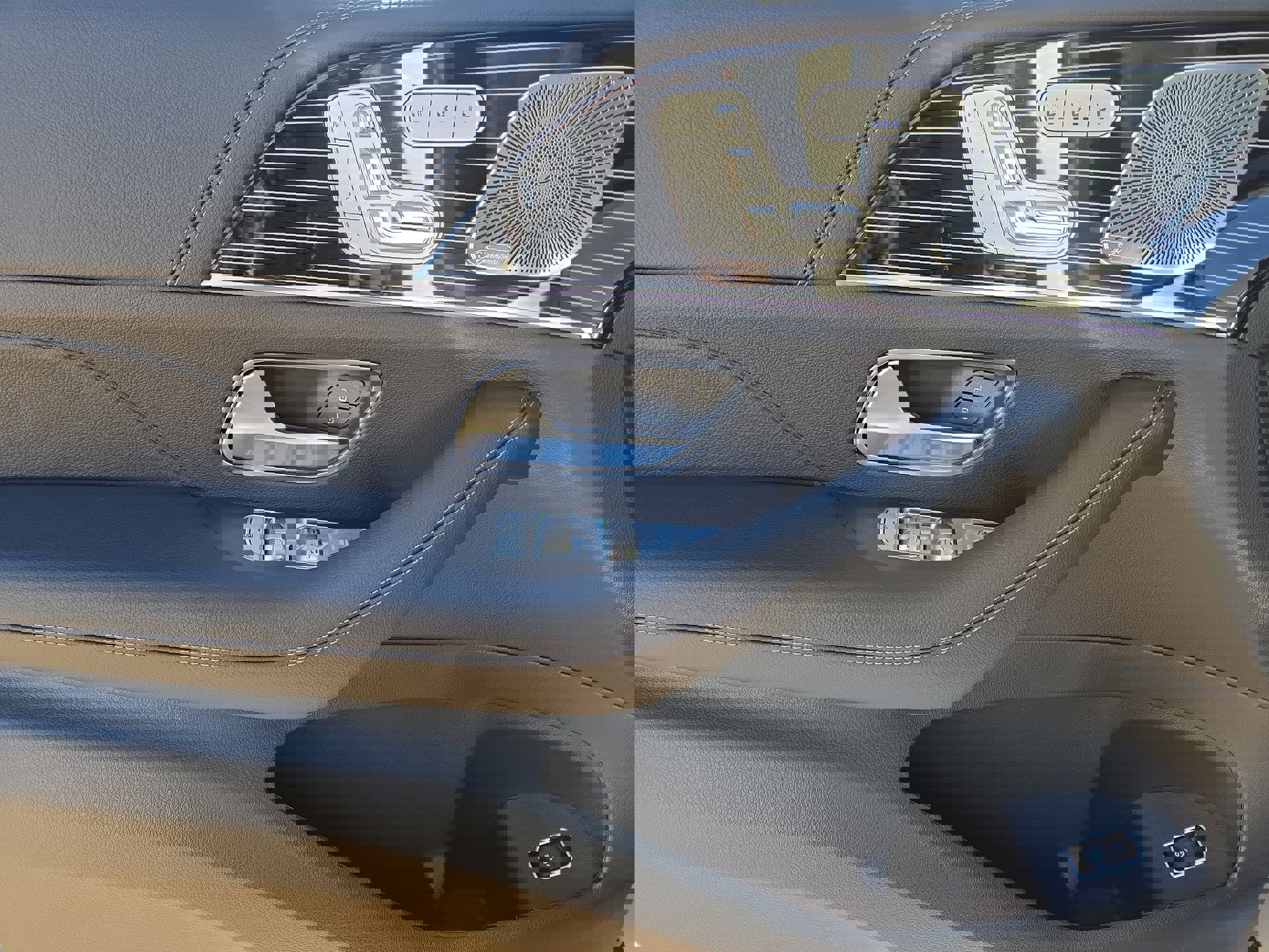 New 2025 Mercedes-Benz GLS 580 4MATIC image 15