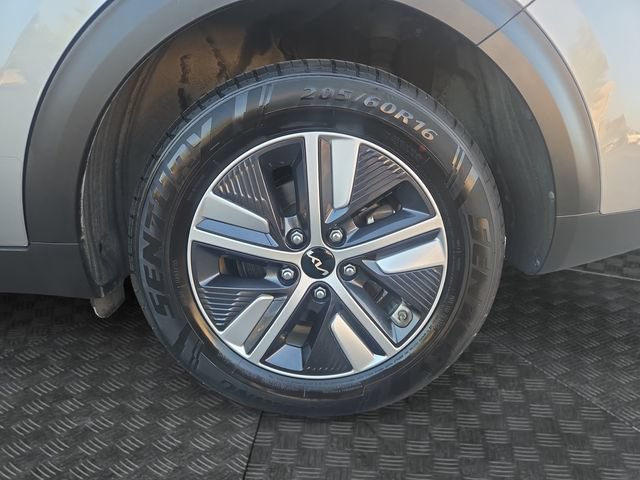 Used 2022 Kia Niro LXS FWD image 33