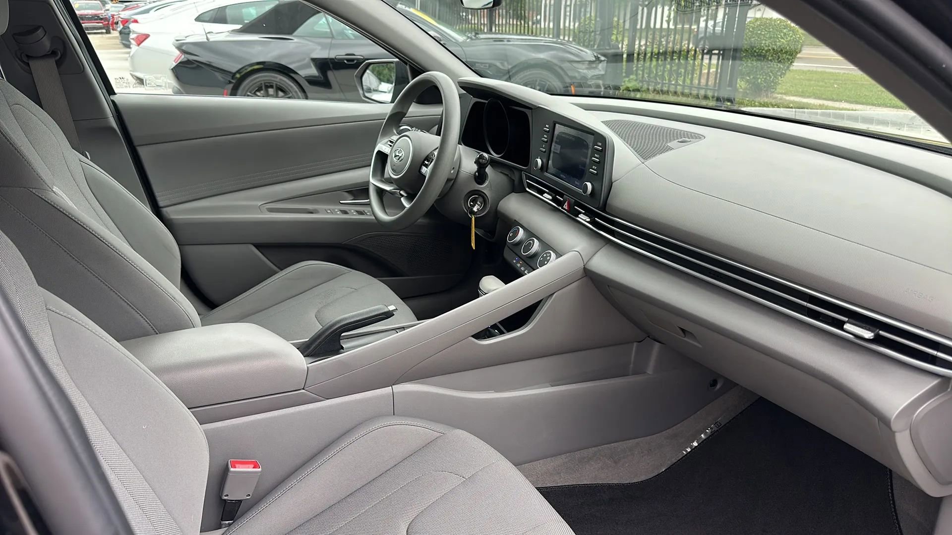 Used 2021 Hyundai Elantra SE w/ Cargo Package image 20