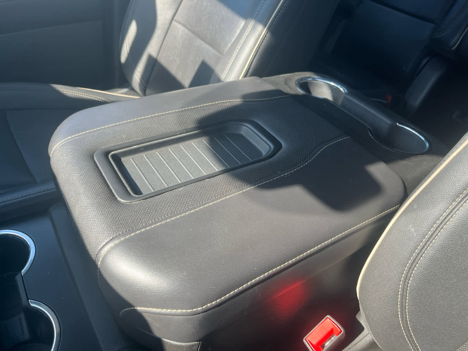 Used 2023 Chevrolet Suburban Premier image 24