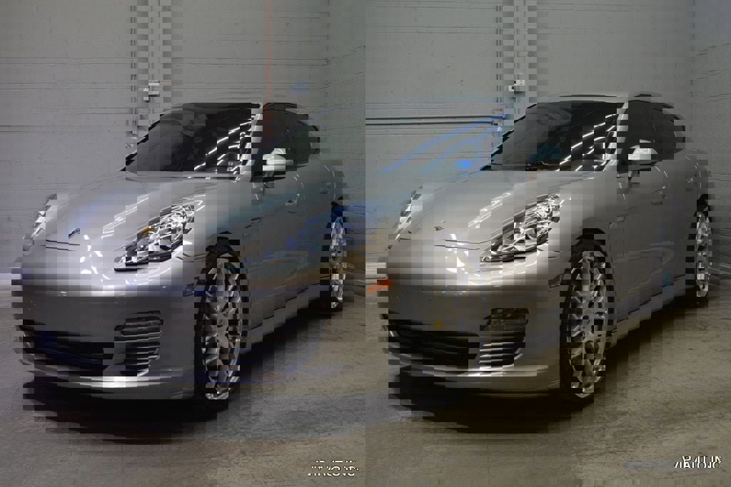 Used 2011 Porsche Panamera 4 AWD/4WD image 2