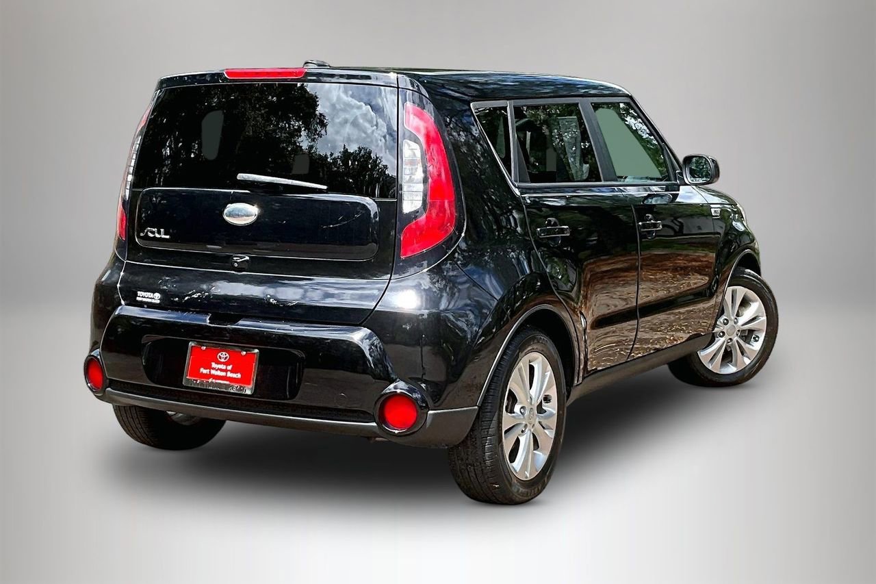 Used 2016 Kia Soul + FWD image 5