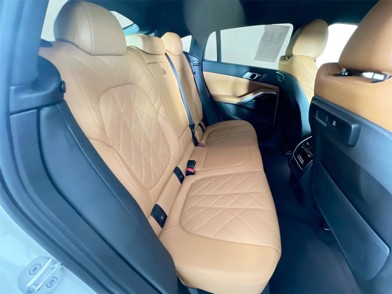 Certified 2023 BMW X6 xDrive40i w/ M Sport Package AWD/4WD image 28