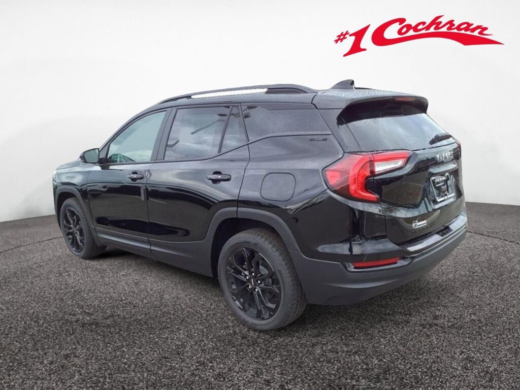 Certified 2022 GMC Terrain SLE w/ Driver Convenience Package image 3