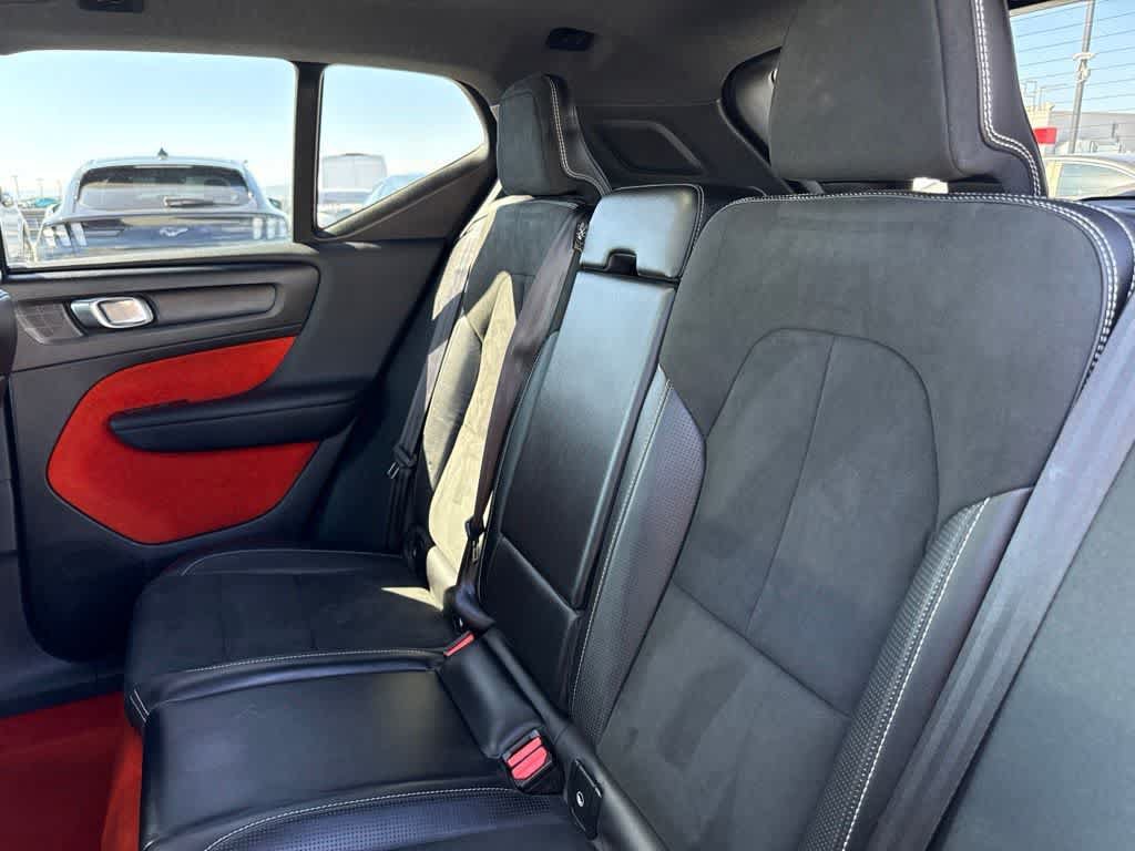 Used 2019 Volvo XC40 T5 R-Design AWD/4WD image 11