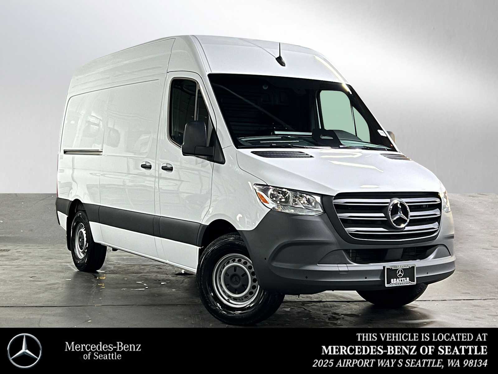Used 2025 Mercedes-Benz Sprinter 2500 image 1