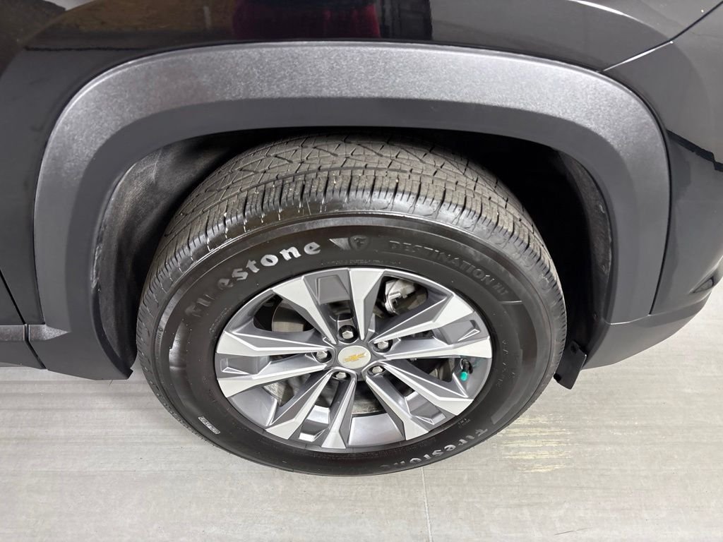 Used 2025 Chevrolet Equinox LT FWD image 11