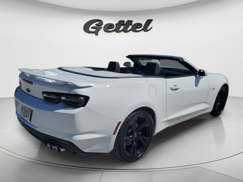 Used 2024 Chevrolet Camaro LT w/ RS Package image 4