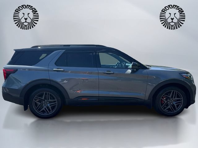 Used 2025 Ford Explorer ST AWD/4WD image 5