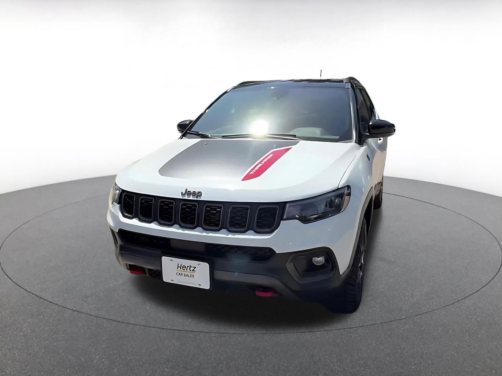 Used 2025 Jeep Compass Trailhawk AWD/4WD image 7