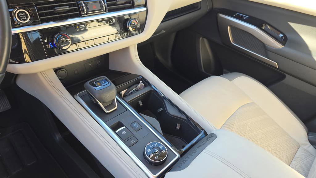 Used 2022 Nissan Pathfinder Platinum w/ Cargo Package image 28