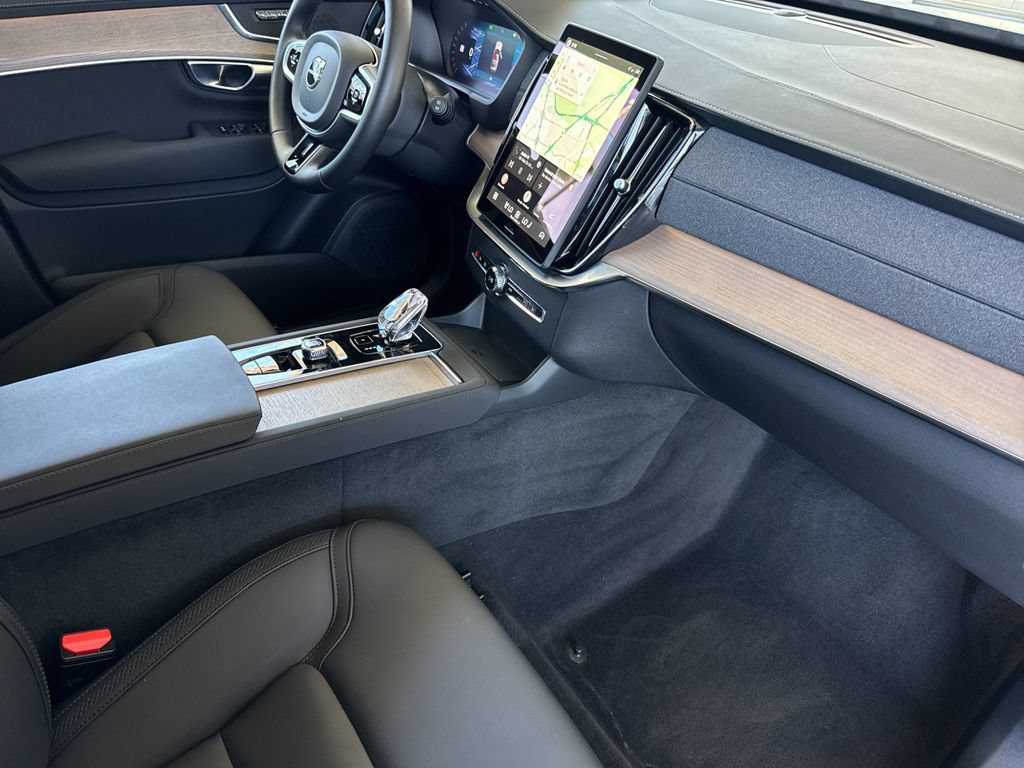 New 2026 Volvo XC90 B5 Core AWD/4WD image 16