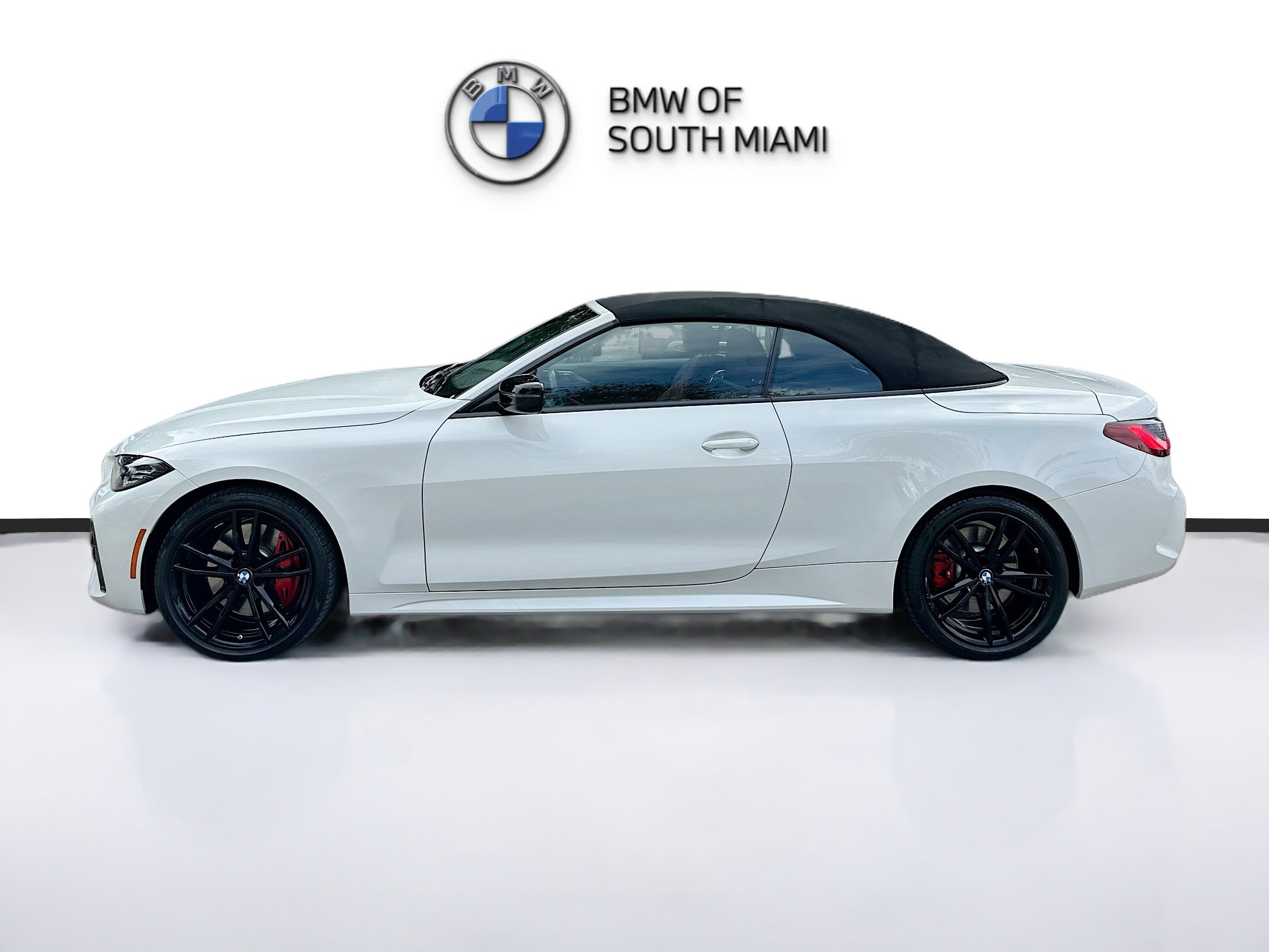 Certified 2024 BMW 440i xDrive Convertible w/ Shadowloine Package image 4