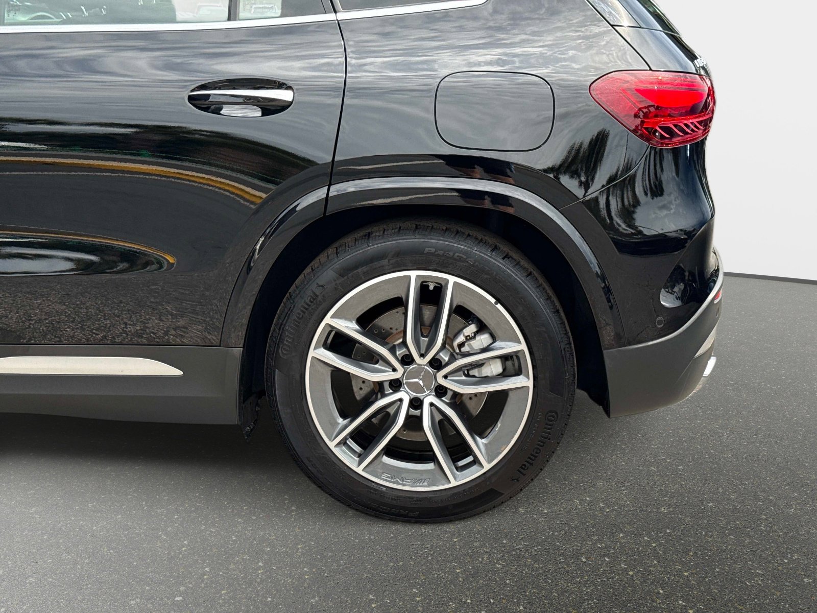 Used 2025 Mercedes-Benz GLA 35 AMG 4MATIC image 14
