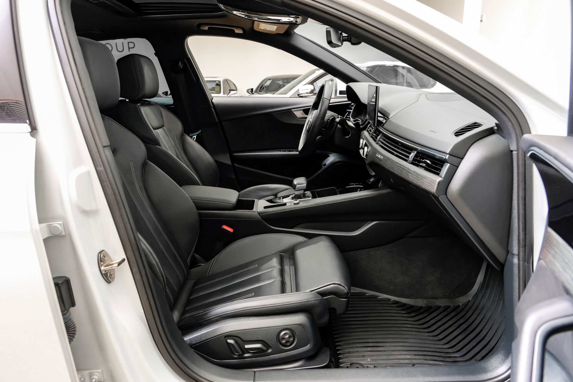 Used 2023 Audi A4 2.0T Premium w/ Convenience Package image 37