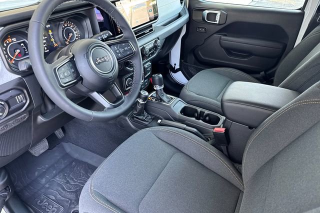 New 2025 Jeep Gladiator Willys AWD/4WD image 10