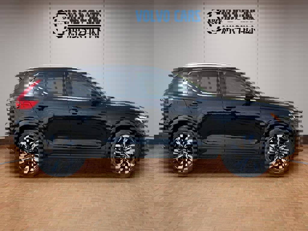 Used 2023 Volvo XC40 B5 Plus w/ Driver Assist Package image 19