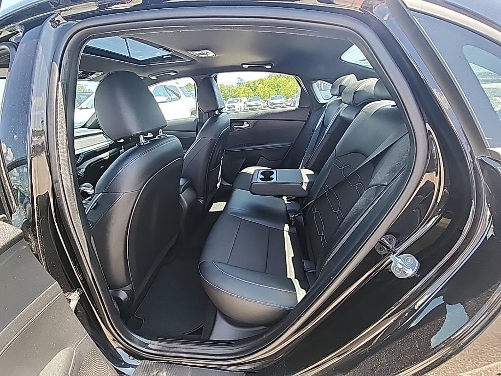 Used 2023 Kia Forte GT-Line w/ GT-Line Premium Package FWD image 11
