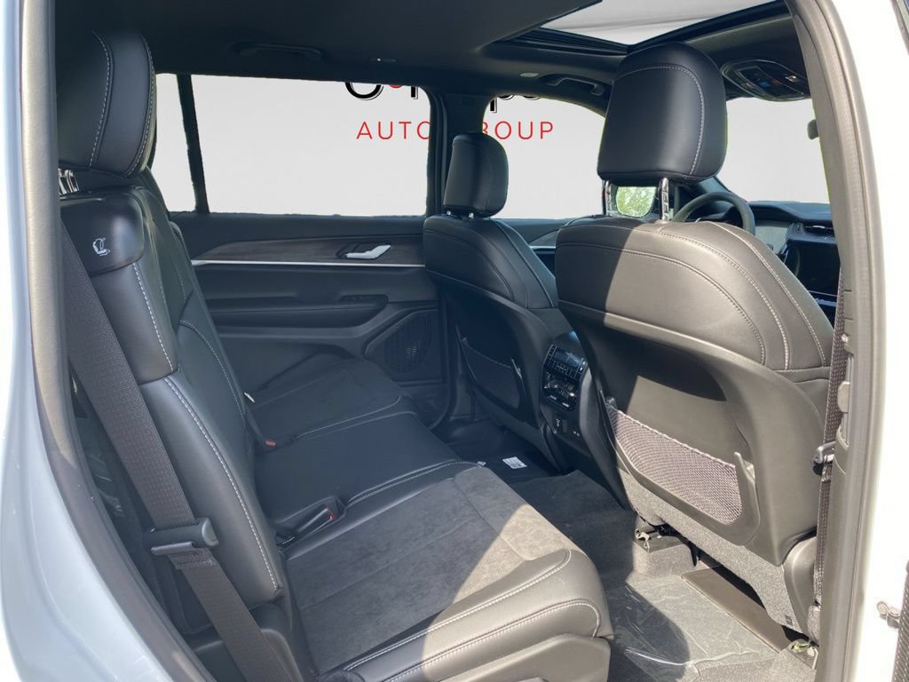New 2026 Jeep Grand Cherokee L 4WD image 13