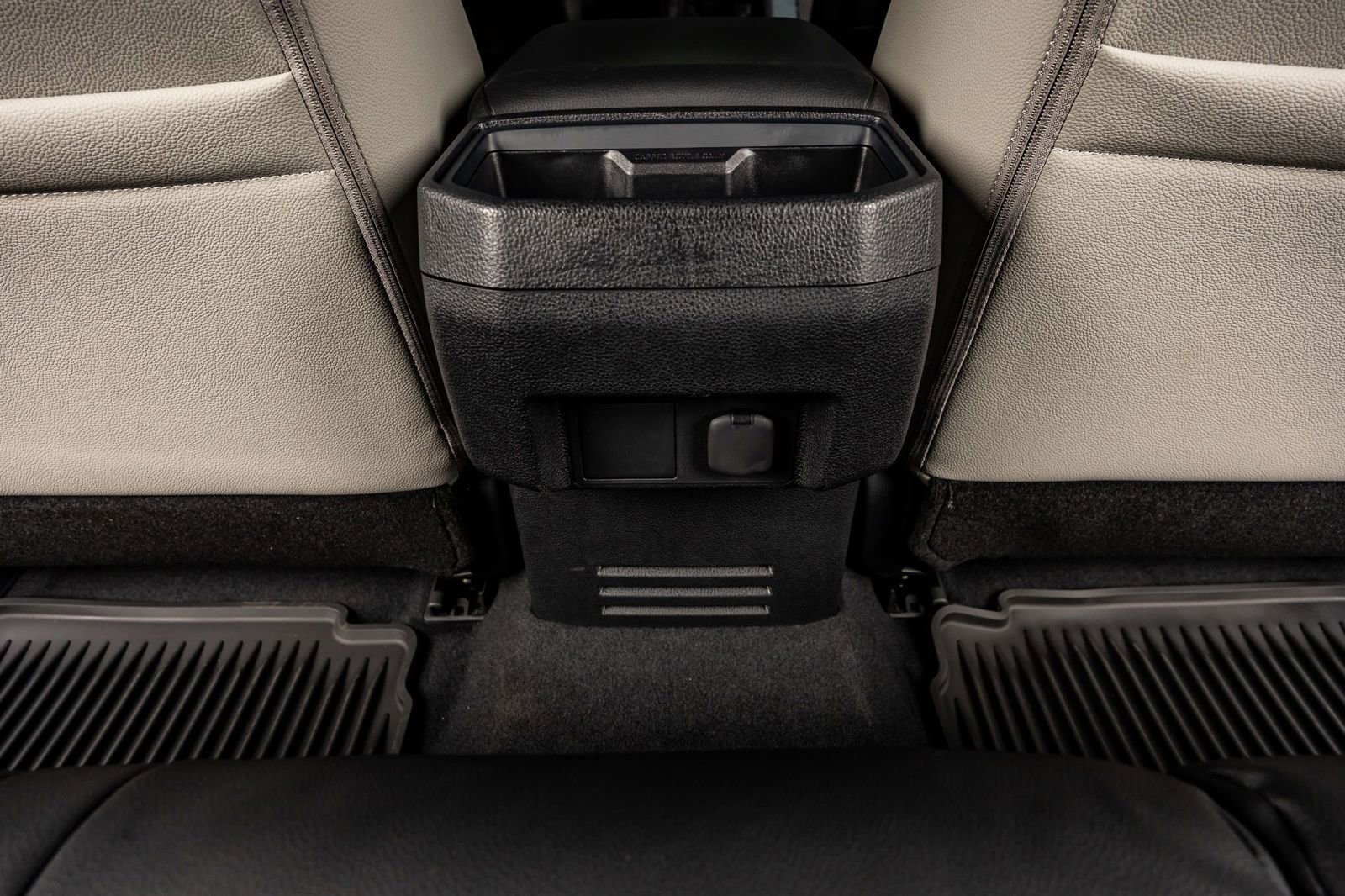 Used 2025 Toyota Tacoma SR5 image 33