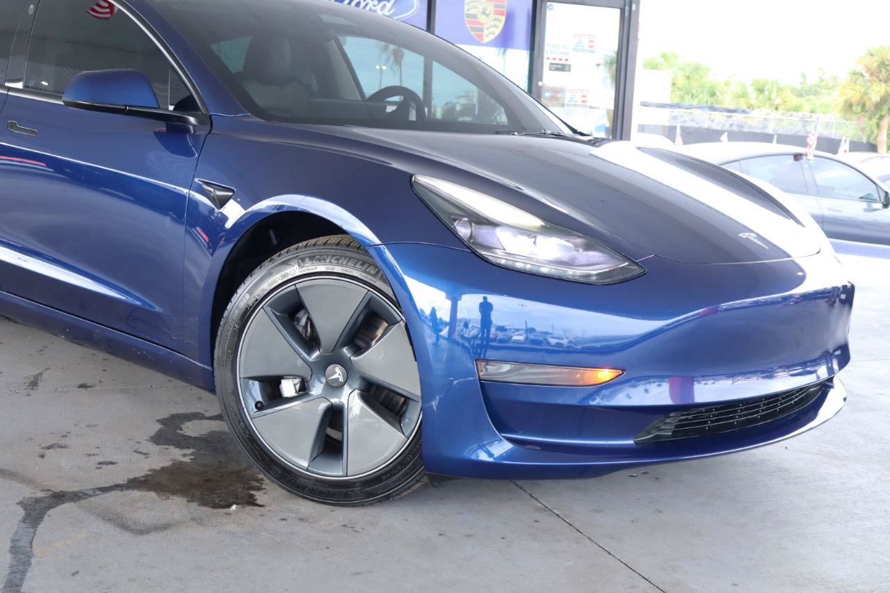 Used 2023 Tesla Model 3 Standard Range RWD image 2