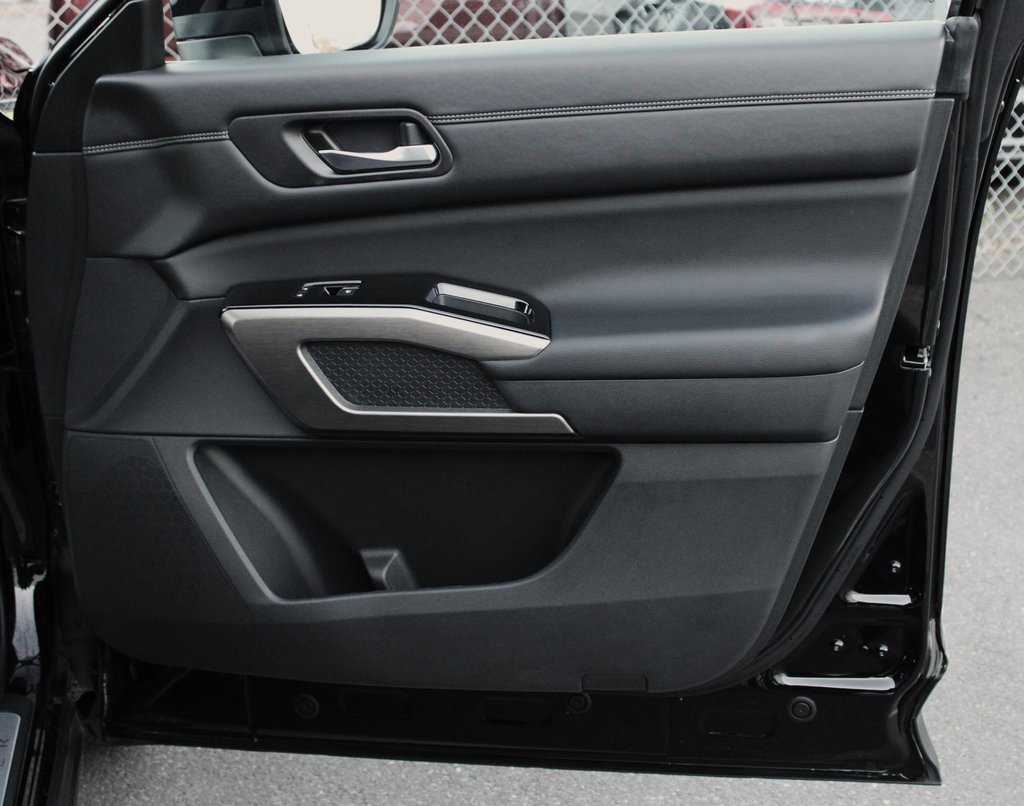 Certified 2023 Nissan Pathfinder Platinum image 18