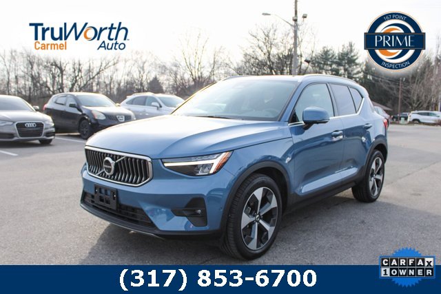 Used 2025 Volvo XC40 B5 Plus image 1