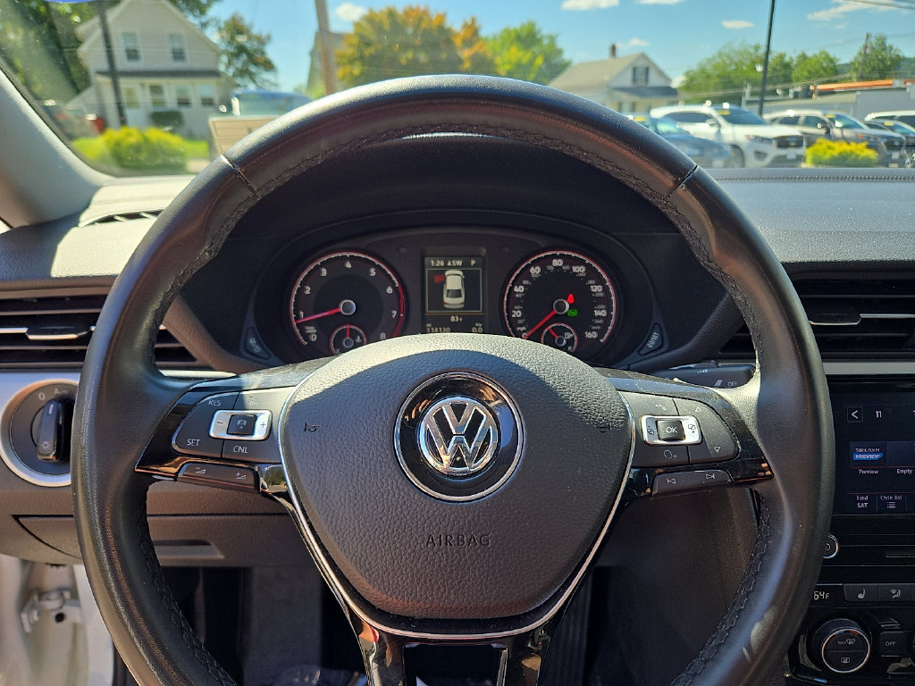 Used 2022 Volkswagen Passat 2.0T SE FWD image 19