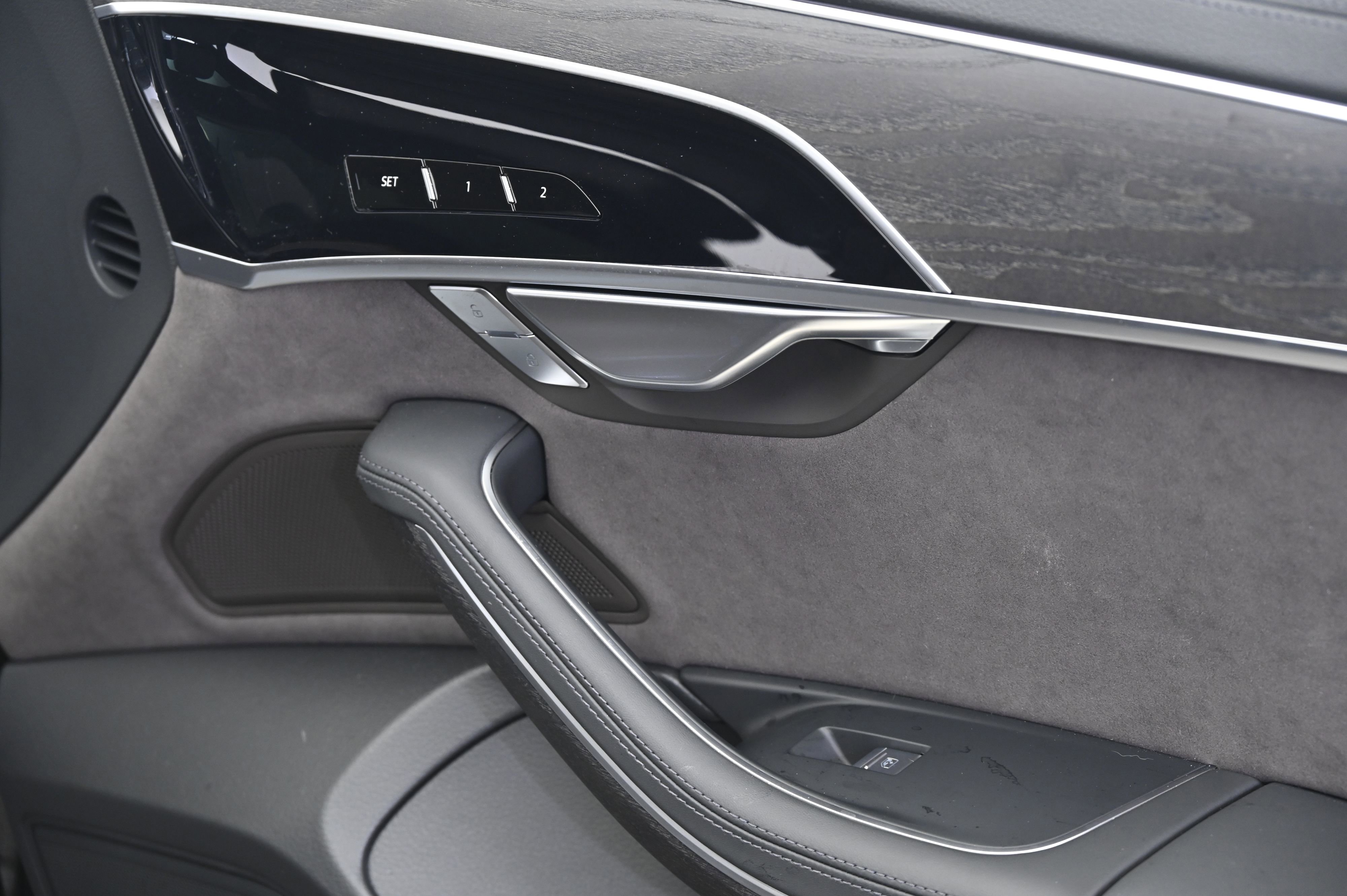 Used 2023 Audi A8 L 3.0T image 21