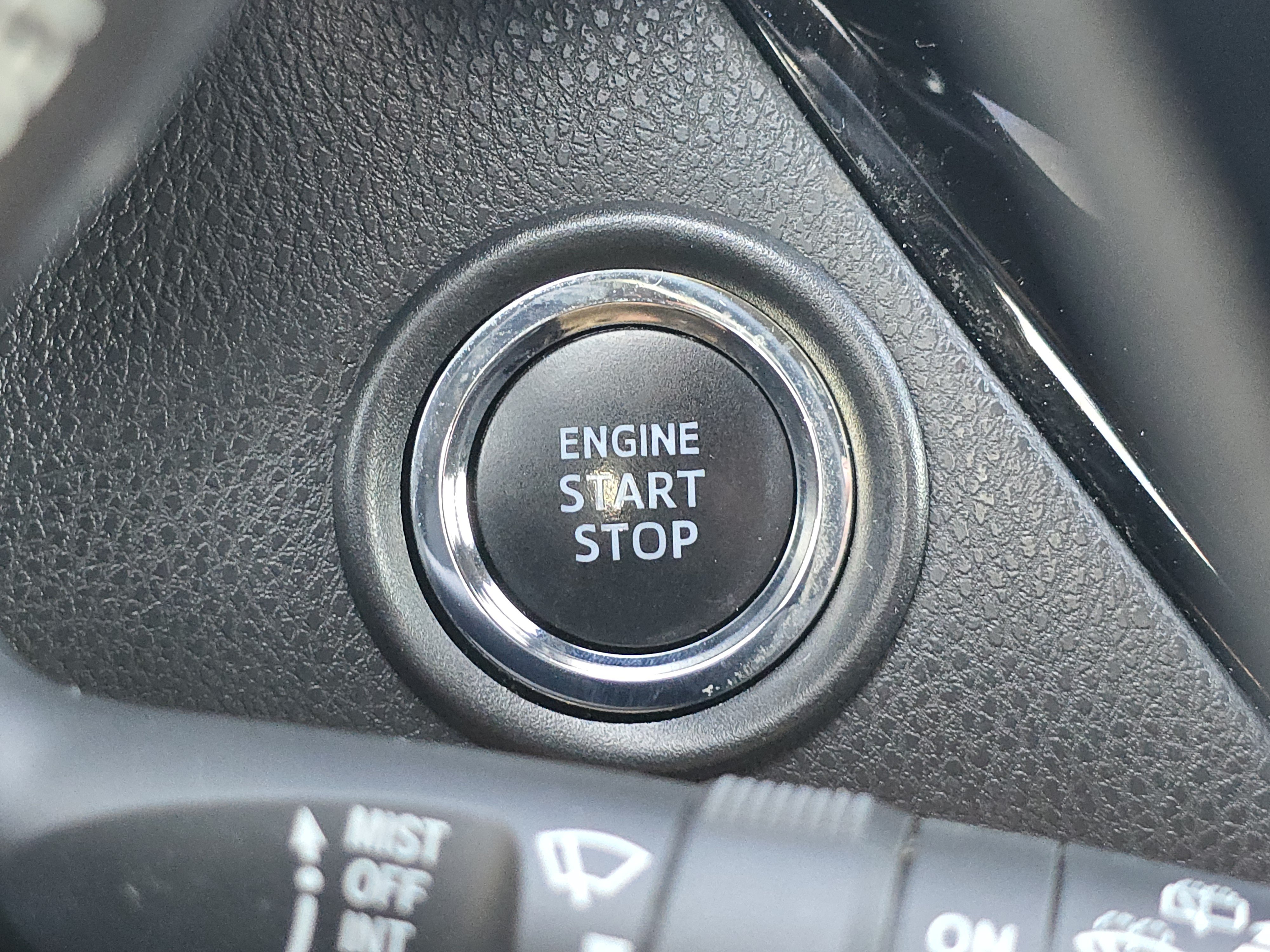 Used 2020 Toyota C-HR XLE FWD image 12