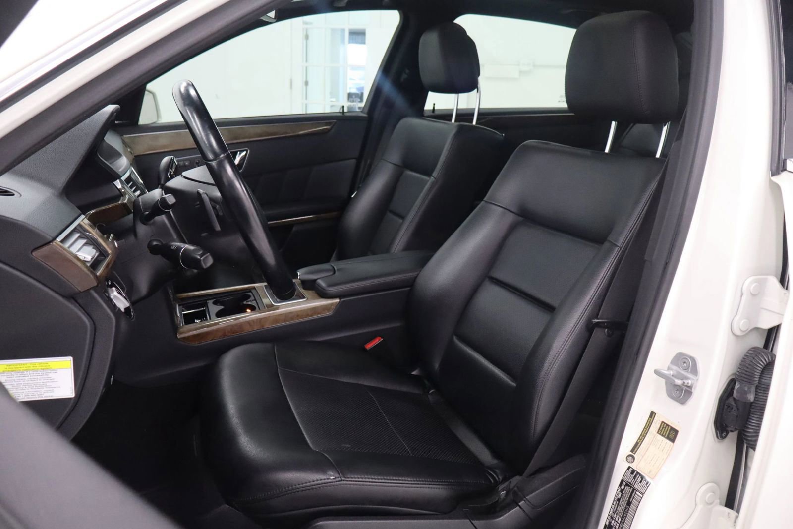 Used 2010 Mercedes-Benz E 350 E 350 4MATIC Sedan 4D image 13