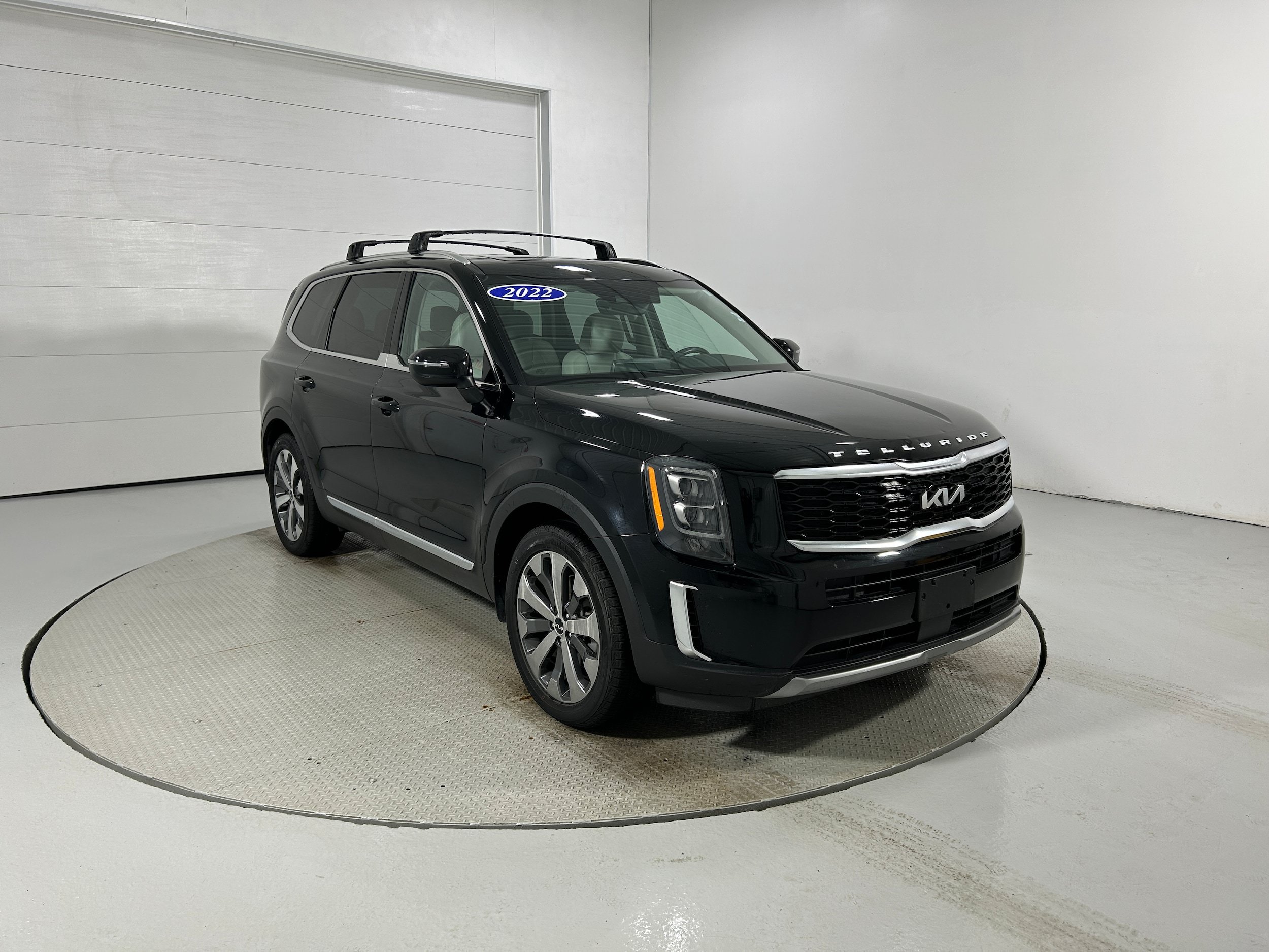 Used 2022 Kia Telluride EX w/ EX Premium Package AWD/4WD image 2