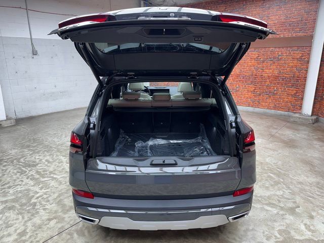 Used 2026 BMW X5 xDrive40i w/ Climate Comfort Package image 26