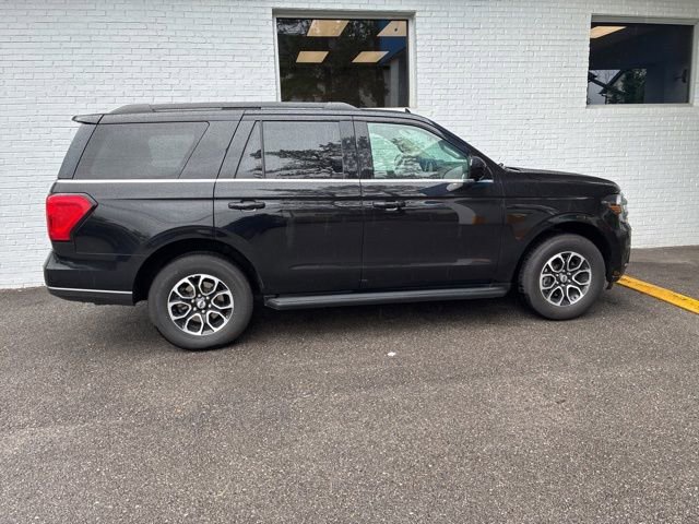 Used 2024 Ford Expedition XLT AWD/4WD image 14