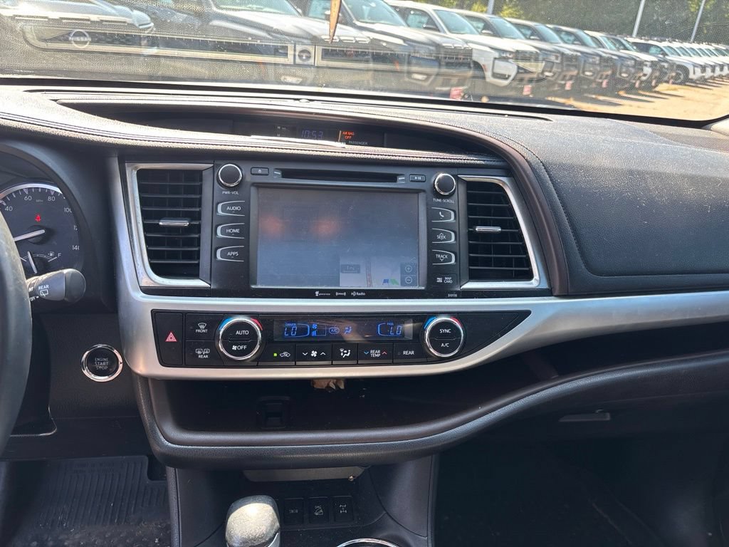 Used 2016 Toyota Highlander XLE AWD/4WD image 10